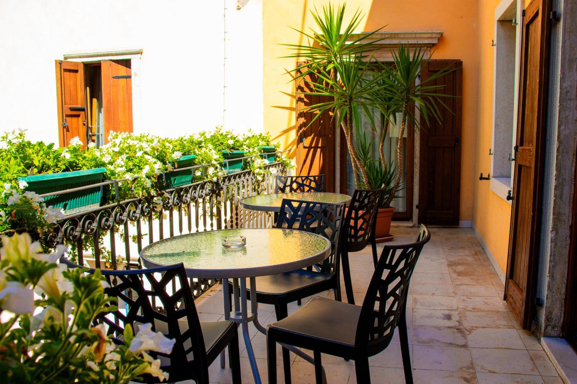 Hotel Dependance Silvestro Garda  Exterior foto