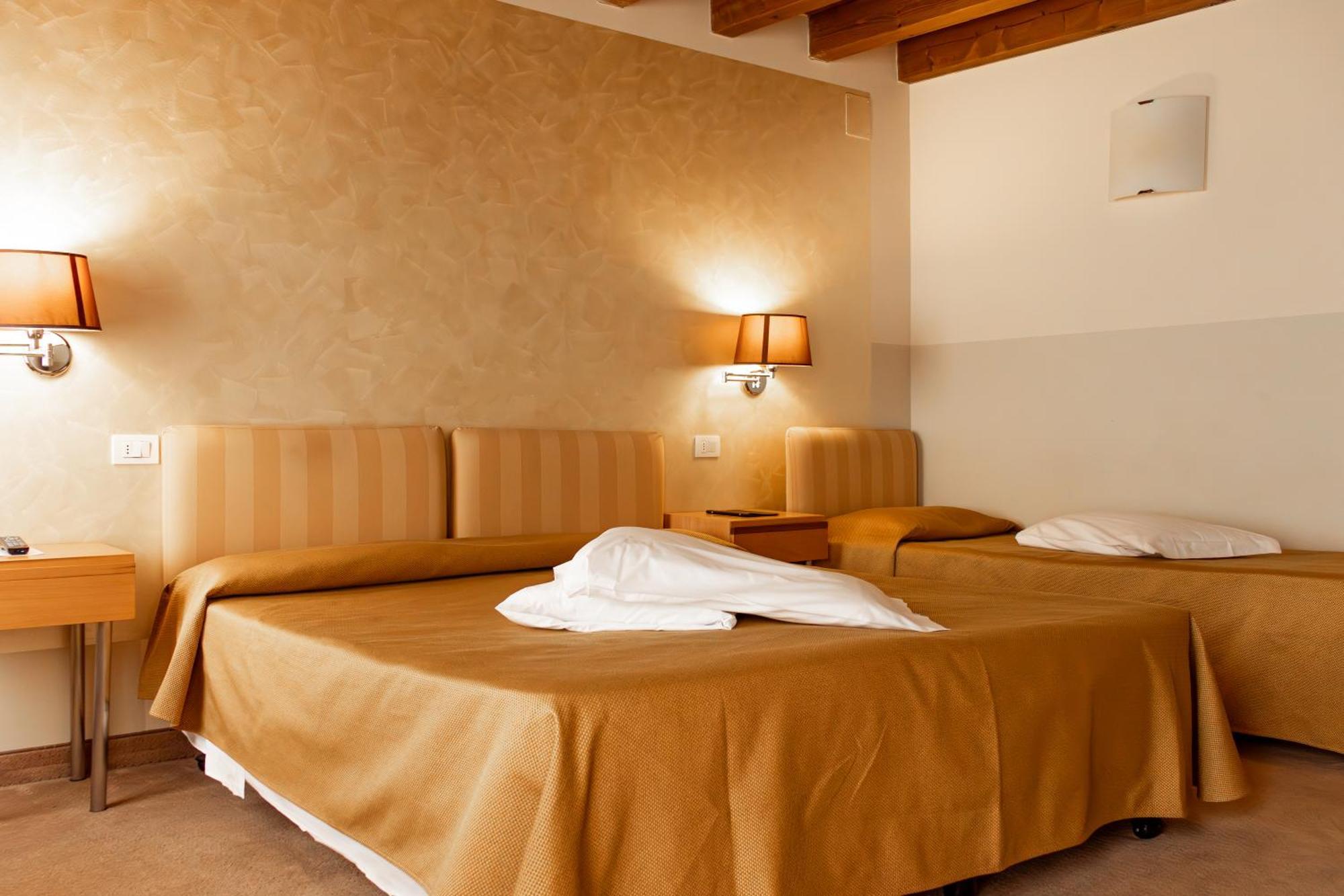 Hotel Dependance Silvestro Garda  Exterior foto